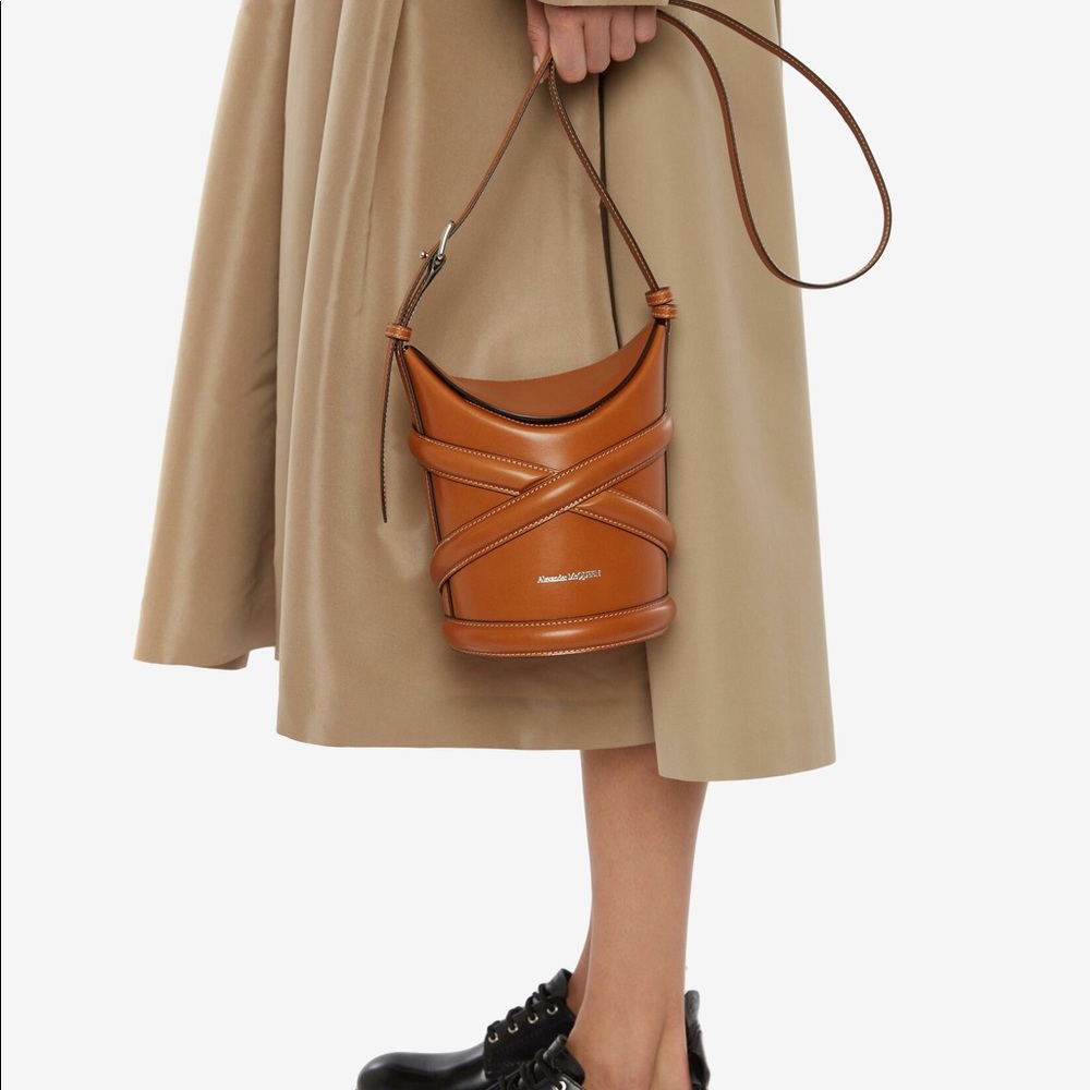 Alexander McQueen The Curve bag in Tan. Brand new.